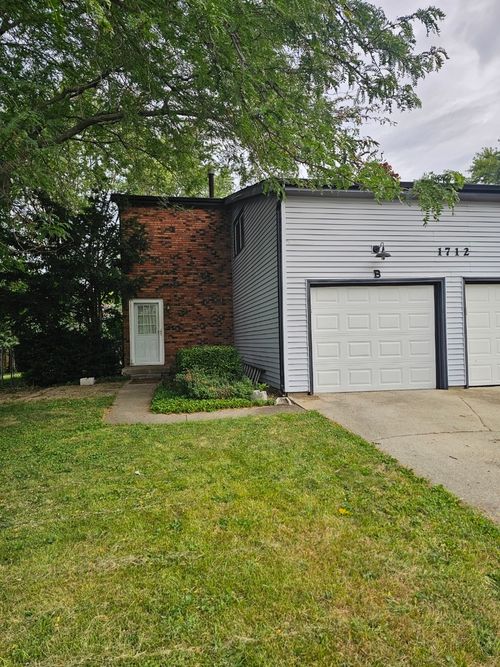 1712B Linda Ln, Normal, IL, 61761-4321 | Card Image