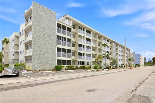 101g-330 Se 2nd St, Hallandale Beach, FL, 33009-5607 | Card Image