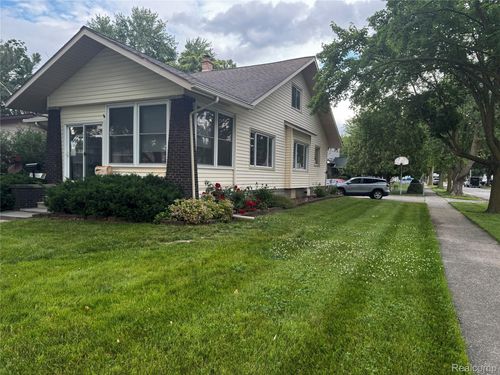 1711 Raymond St, Bay City, MI, 48706-5255 | Card Image