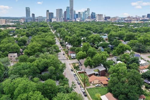 1912 Holly St, Austin, TX, 78702-5521 | Card Image