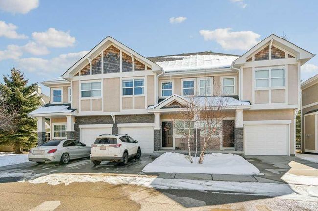 63 Wentworth Common Sw, Home with 3 bedrooms, 2 bathrooms and 2 parking in Calgary AB | Image 2