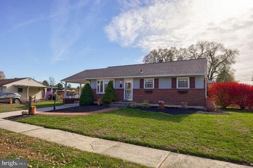 3842 Oakleigh Dr, YORK, PA, 17402-2716 | Card Image