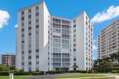 1005 - 435 S Gulfstream Avenue, Condo with 2 bedrooms, 2 bathrooms and null parking in Sarasota FL | Image 2