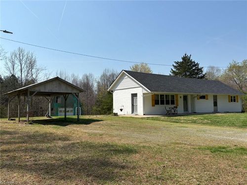 1053 Hoots Rd, Yadkinville, NC, 27055-6643 | Card Image