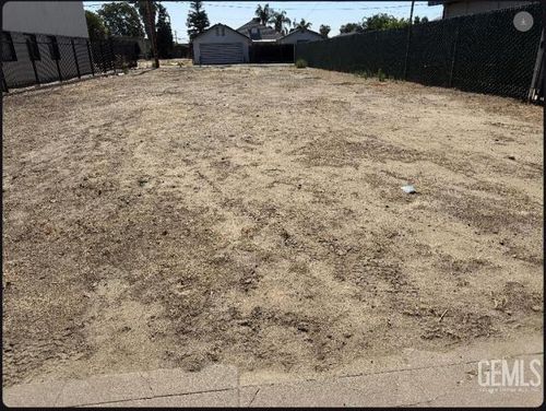 1020 H St, Bakersfield, CA, 93304 | Card Image