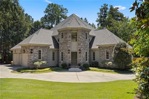 5027 Greenpine Dr, Atlanta, GA, 30342-2401 | Card Image