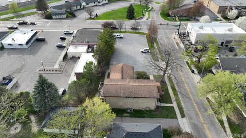 11522 Davis St, Grand Blanc, MI, 48439-1357 | Card Image