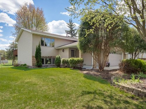 879 Westview Ct, Shoreview, MN, 55126-2228 | Card Image