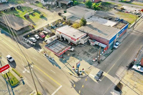 100 S Mcdaniel St, Enfield, NC, 27823-1427 | Card Image