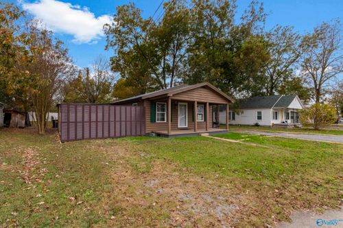 20 W 1st St, Falkville, AL, 35622-5043 | Card Image