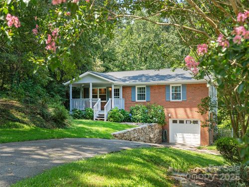 21 Laurel Park Dr, Arden, NC, 28704-9435 | Card Image