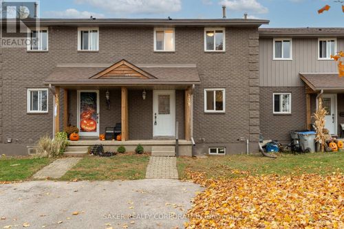 138 Simcoe St, Exeter, ON, N0M1S1 | Card Image