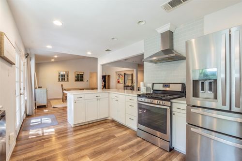 7007 W Gate Blvd, Austin, TX, 78745-5116 | Card Image