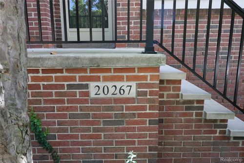 20267 Rodeo Ct, Southfield, MI, 48075-1282 | Card Image
