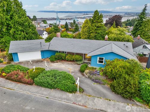715 35th St, Everett, WA, 98201-4637 | Card Image