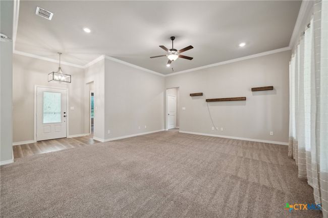 4049 Hickory Forrest Dr, Home with 3 bedrooms, 3 bathrooms and null parking in Seguin TX | Image 6
