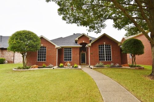 1402 Lost Creek Dr, Desoto, TX, 75115-3662 | Card Image