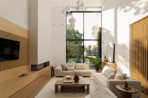 38 Ravensbourne Cres, Etobicoke, ON, M9A2A8 | Card Image