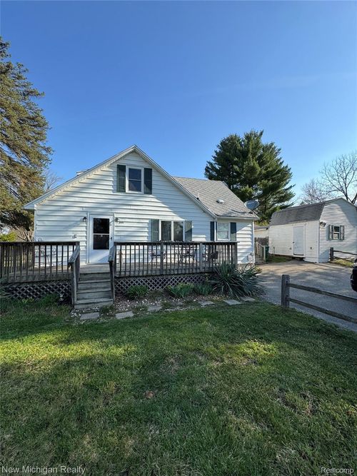 305 E Rolfe, Perry, MI, 48872-9105 | Card Image