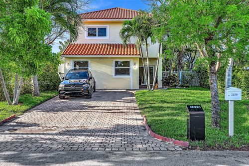 2620 Ne 214th St, Miami, FL, 33180-1126 | Card Image