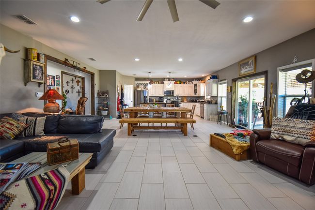 318 Palm Rd, House other with 3 bedrooms, 2 bathrooms and null parking in Big Sandy TX | Image 4