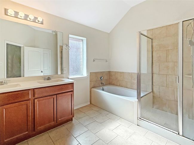 double vanity, separate walk in shower | Image 12