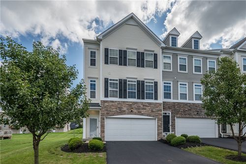 10 Roosevelt Dr, Mc Kees Rocks, PA, 15136-5707 | Card Image
