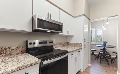 211-5500 N Valley View Rd, Tucson, AZ, 85718-5357 | Card Image