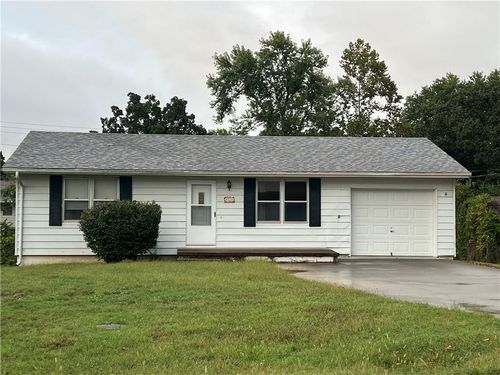 311 W Pine St, El Dorado Springs, MO, 64744-1754 | Card Image