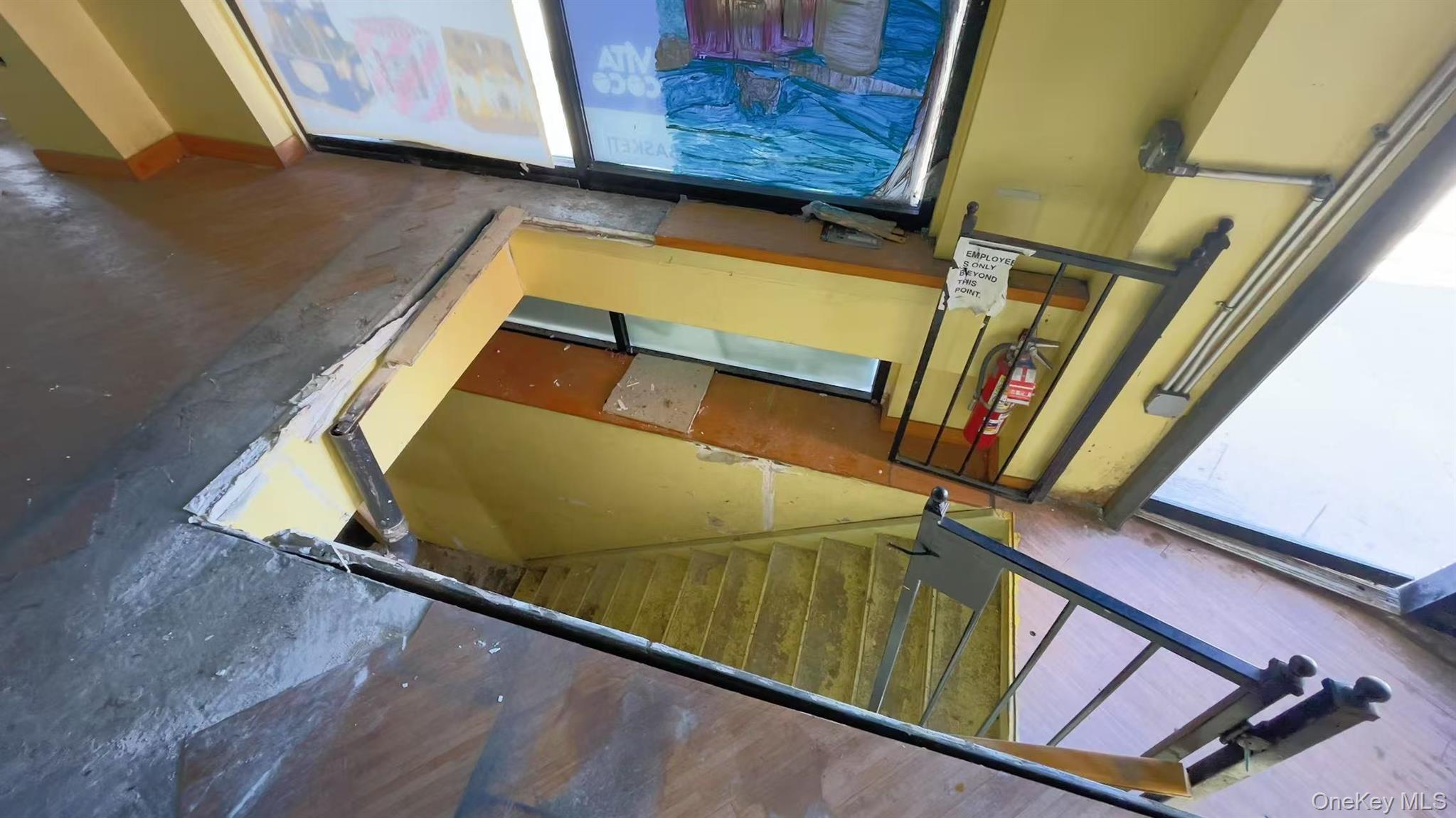 Commercial Sale in New York 3