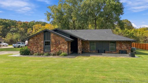 8206 S 43rd West Ave, Tulsa, OK, 74132-3063 | Card Image