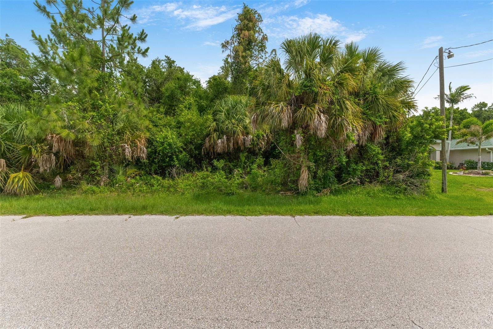 Land in NORTH PORT