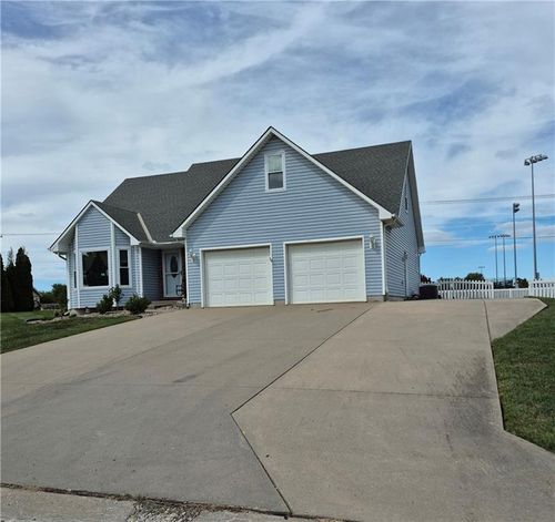 603 Kirkpatrick St, Odessa, MO, 64076-1754 | Card Image