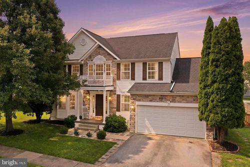 52 Southwinds Dr, CHARLES TOWN, WV, 25414-3975 | Card Image