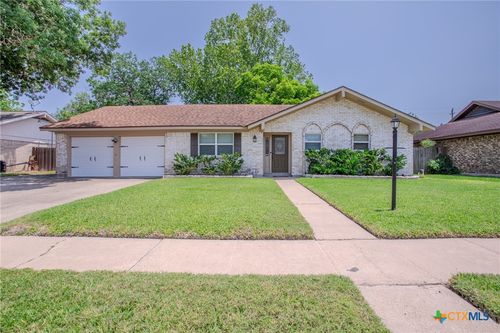109 Norwich Glen St, Victoria, TX, 77904-1711 | Card Image