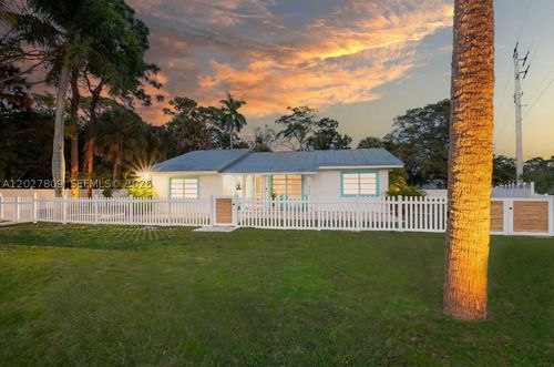 1023 Se 7th St, Stuart, FL, 34996-3629 | Card Image
