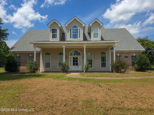 537 Golden Pond Dr, Coldwater, MS, 38618-8609 | Card Image