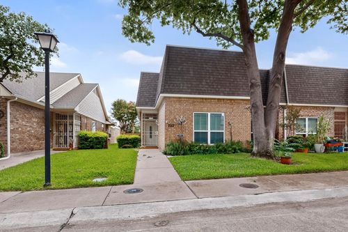 3113 Stonehenge Ln, Carrollton, TX, 75006-5213 | Card Image