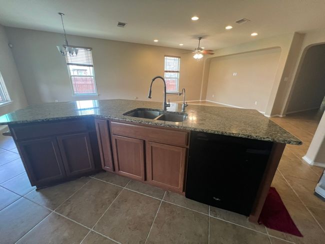 330 Grand Junction Trl, House other with 3 bedrooms, 2 bathrooms and null parking in Georgetown TX | Image 5