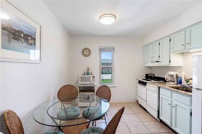 Dining area | Image 10