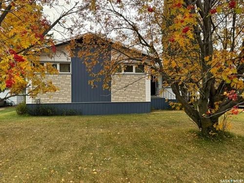 533 Highway Ave Ne, Preeceville, SK, S0A3B0 | Card Image