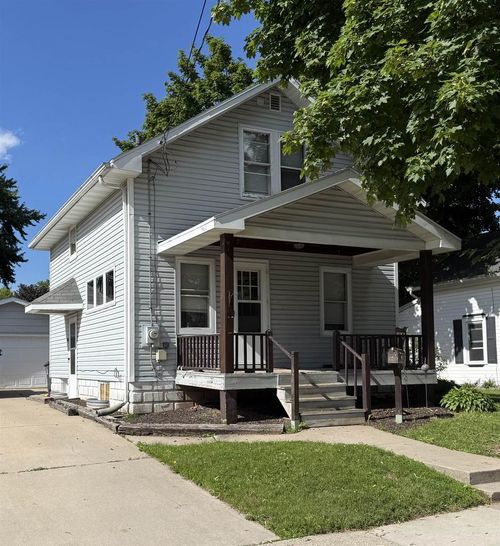 922 Park Avenue, LITTLE CHUTE, WI, 54140 | Card Image