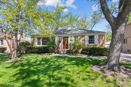 1945 Bosworth Ln, Northfield, IL, 60093-3212 | Card Image