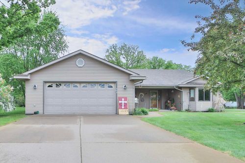 909 Lilac Ln, Little Falls, MN, 56345-1981 | Card Image