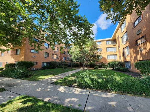 203-2704 Lunt Ave, Chicago, IL, 60645-3045 | Card Image