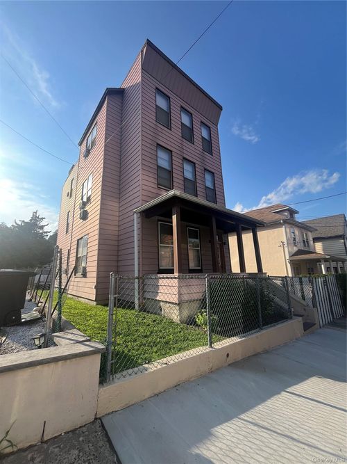 63 Crescent Place, Yonkers, NY, 10704 | Card Image