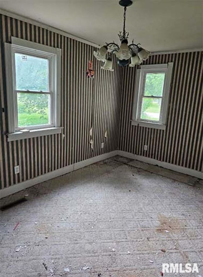 113 S Franklin St, House other with 5 bedrooms, 2 bathrooms and null parking in Camp Point IL | Image 18