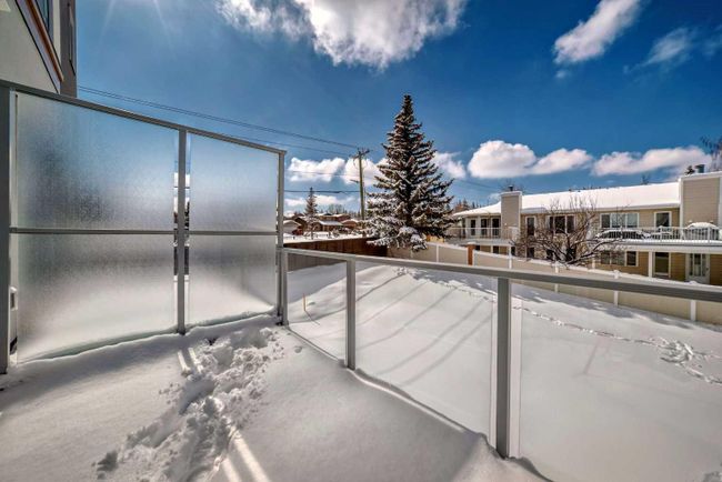 408 Shawnee Square Sw, Home with 3 bedrooms, 2 bathrooms and 3 parking in Calgary AB | Image 15