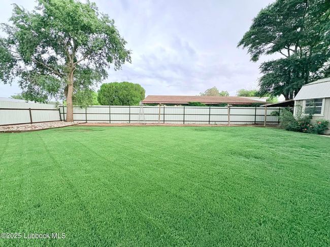 This yard tho!! | Image 29