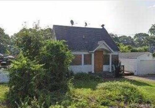 77 Poospatuck Ln, Mastic, NY, 11950-5021 | Card Image